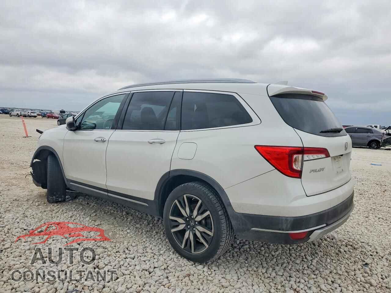 HONDA PILOT 2021 - 5FNYF5H95MB031012