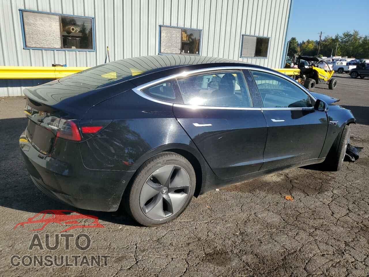 TESLA MODEL 3 2018 - 5YJ3E1EAXJF157155
