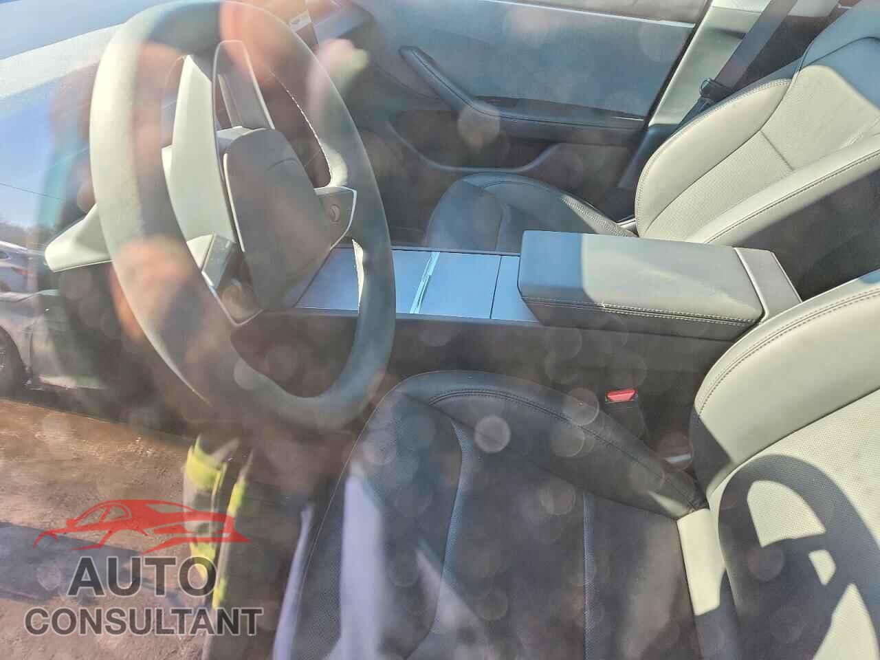 TESLA MODEL 3 2024 - 5YJ3E1EA1RF770325