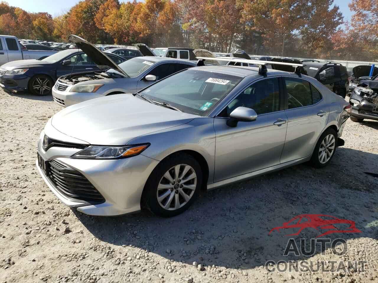 TOYOTA CAMRY 2018 - 4T1B11HK0JU112305