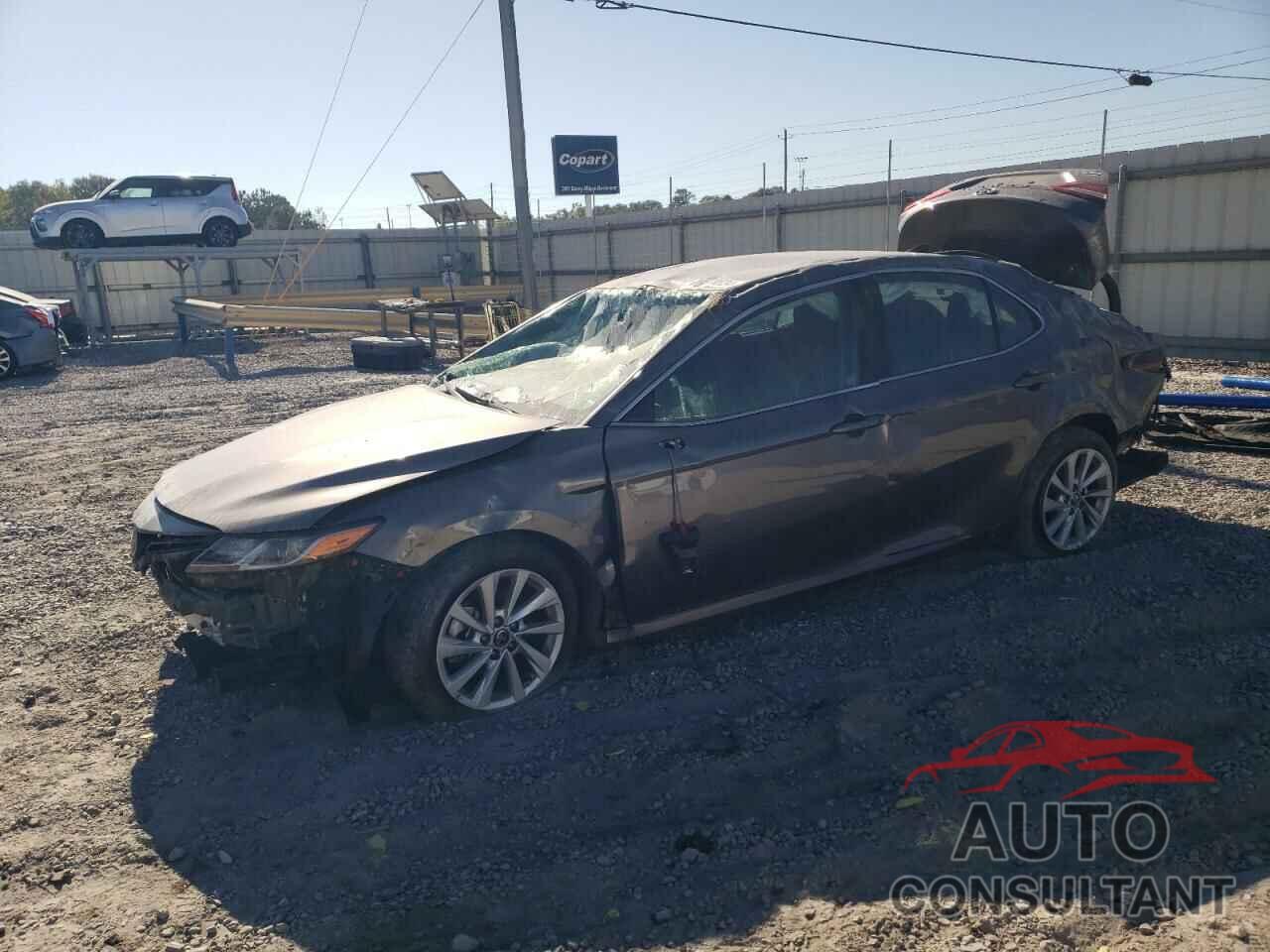 TOYOTA CAMRY 2022 - 4T1C11AK2NU676171