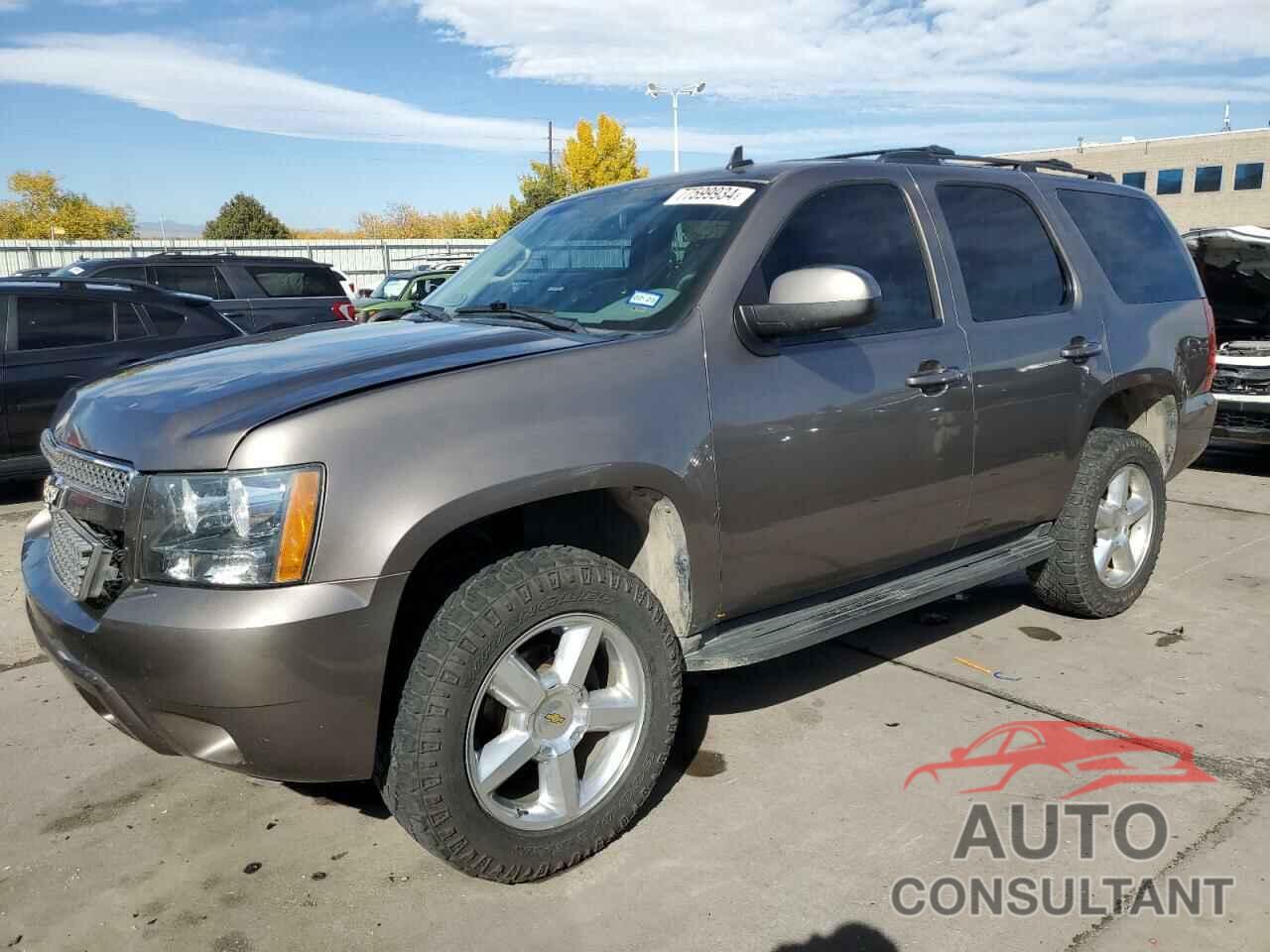 CHEVROLET TAHOE 2011 - 1GNSKBE02BR317131