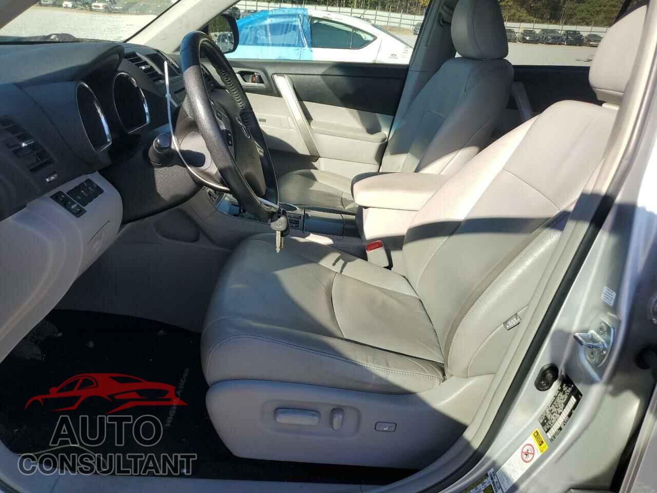TOYOTA HIGHLANDER 2012 - 5TDBK3EH3CS124896