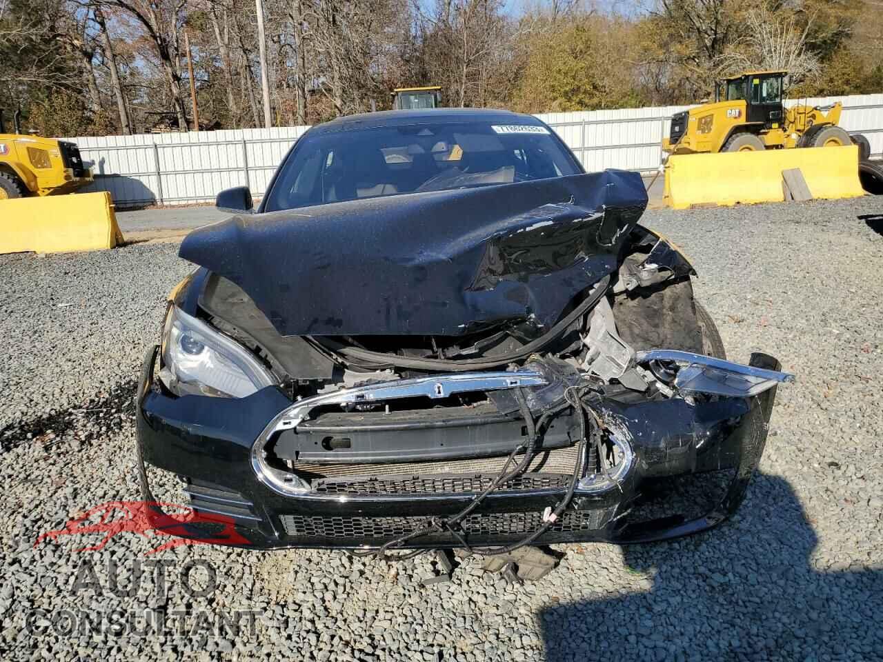 TESLA MODEL S 2015 - 5YJSA1E10FF115916