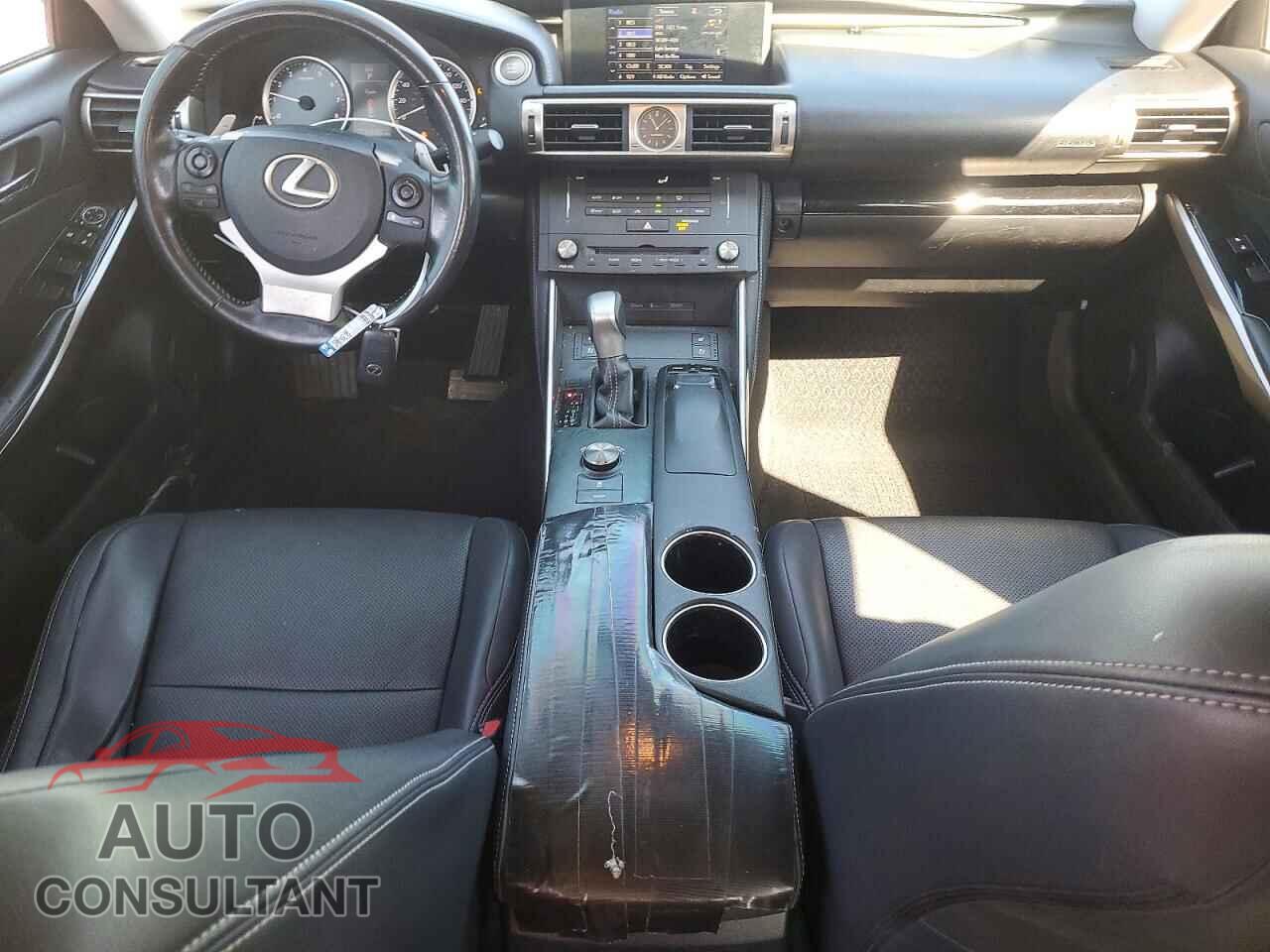 LEXUS IS 2015 - JTHCE1D26F5009215