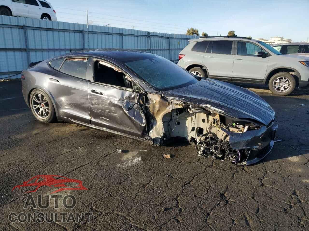 TESLA MODEL S 2024 - 5YJSA1E57RF534207