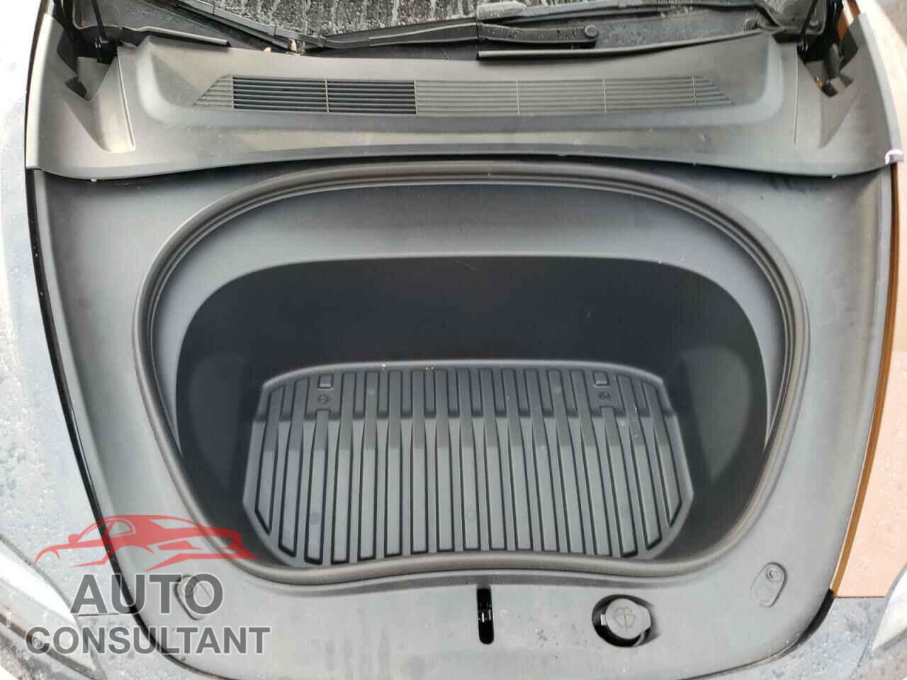 TESLA MODEL 3 2024 - 5YJ3E1EA2RF834825
