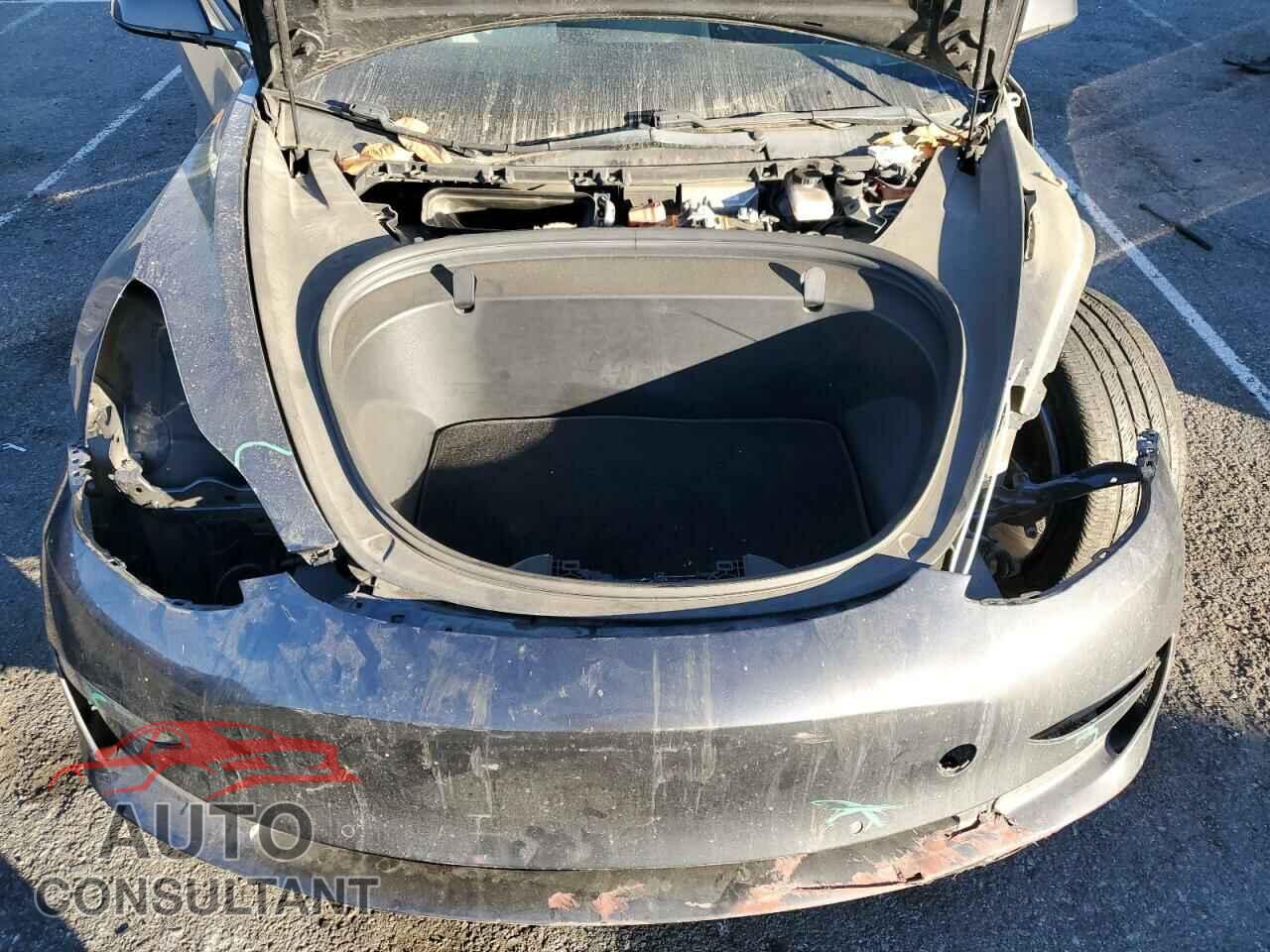 TESLA MODEL 3 2018 - 5YJ3E1EB0JF100438