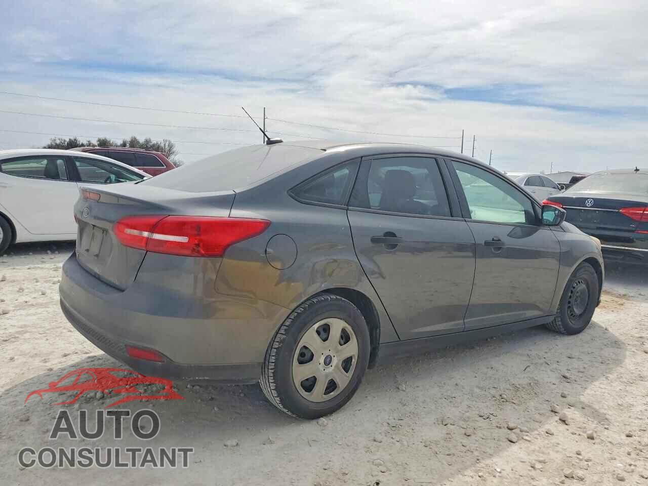 FORD FOCUS 2017 - 1FADP3E28HL312236
