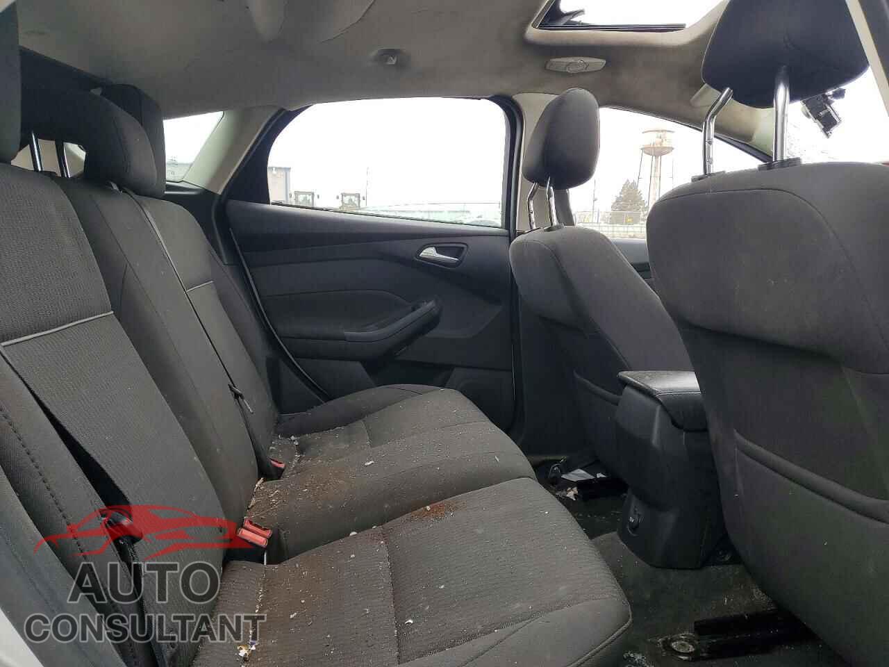 FORD FOCUS 2012 - 1FAHP3M28CL252275