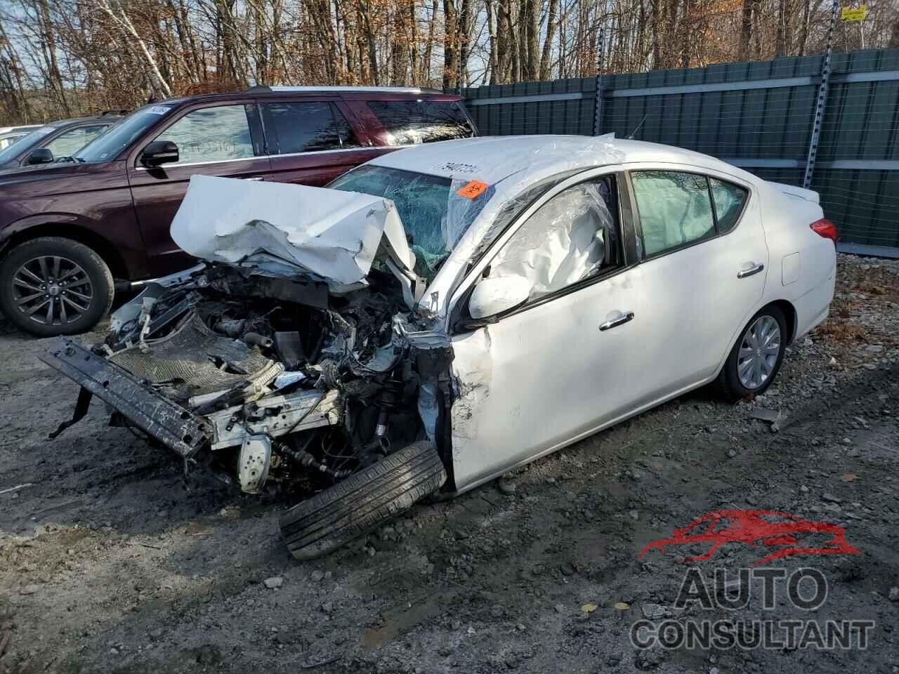 NISSAN VERSA 2018 - 3N1CN7AP8JK412974