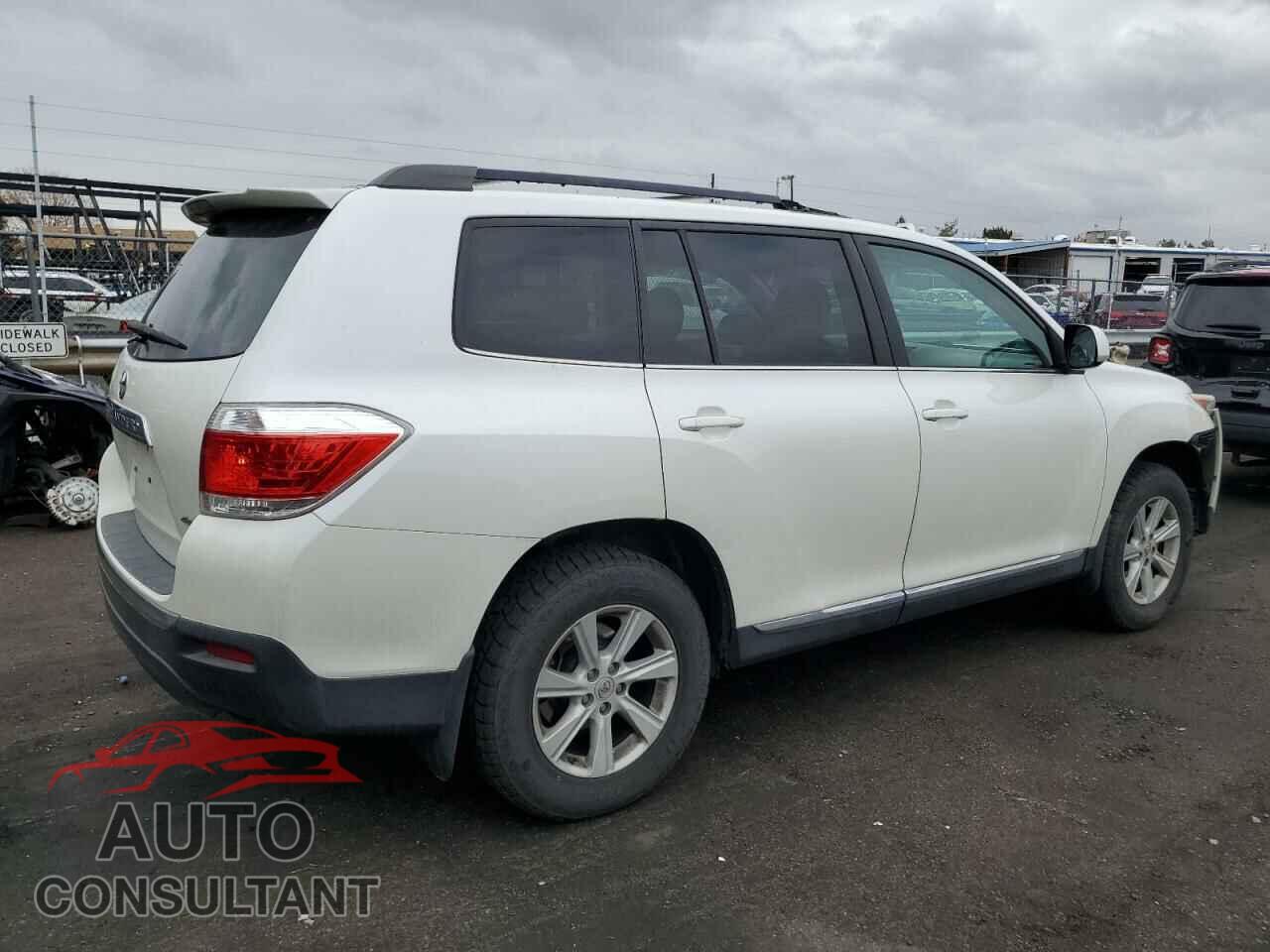 TOYOTA HIGHLANDER 2012 - 5TDBK3EH2CS164967