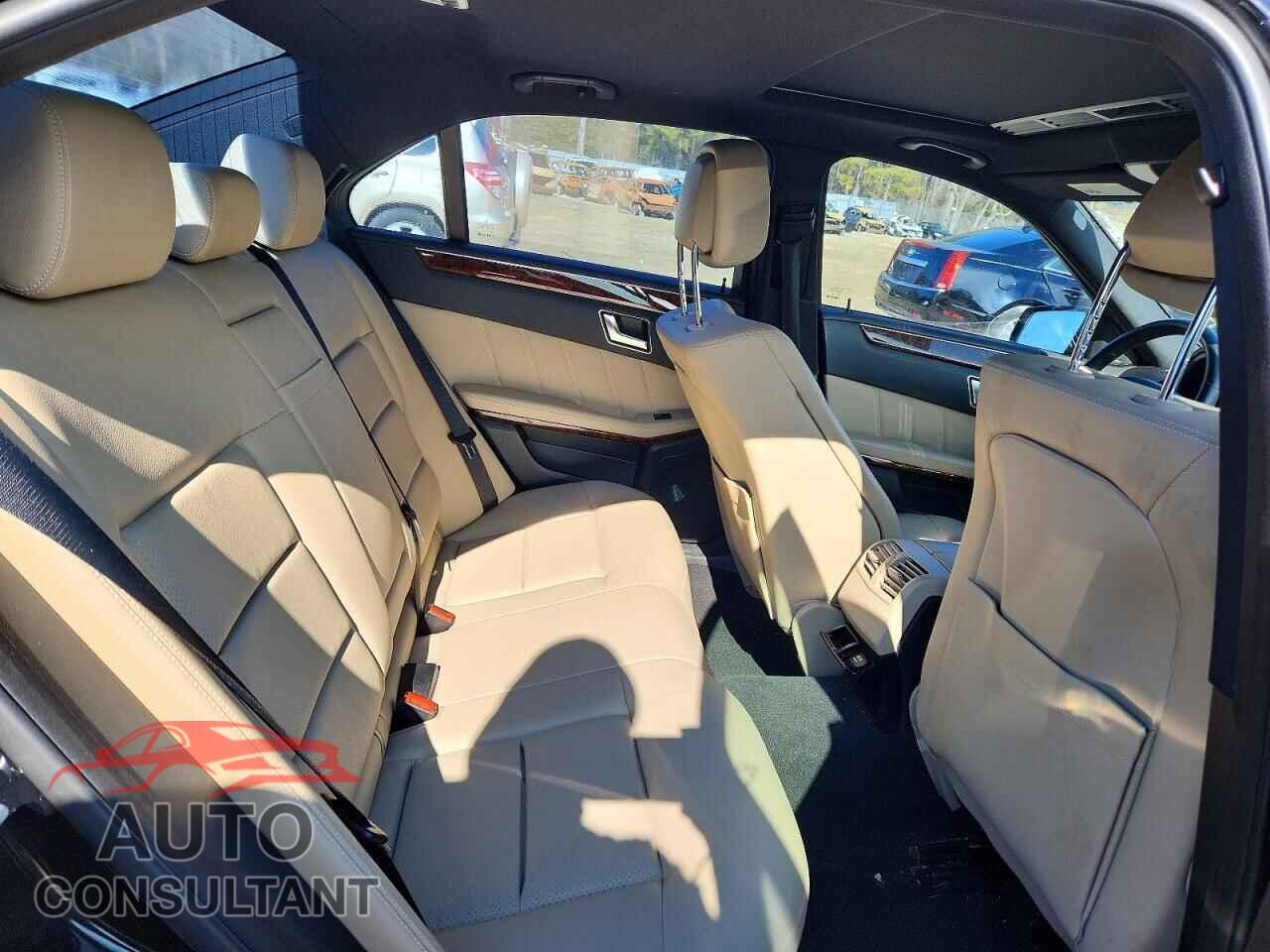 MERCEDES-BENZ E-CLASS 2012 - WDDHF5KB8CA529861