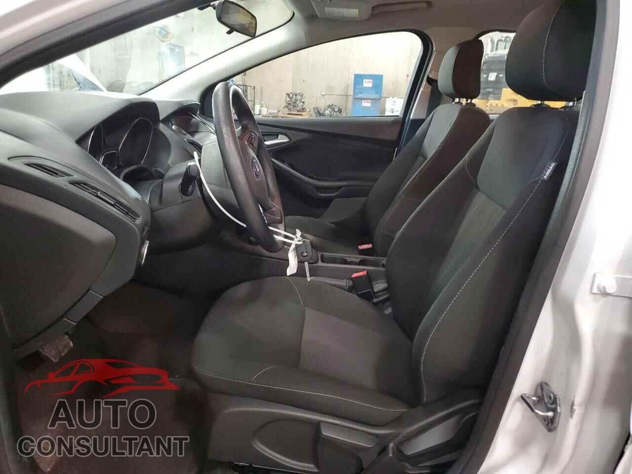 FORD FOCUS 2018 - 1FADP3F21JL211284