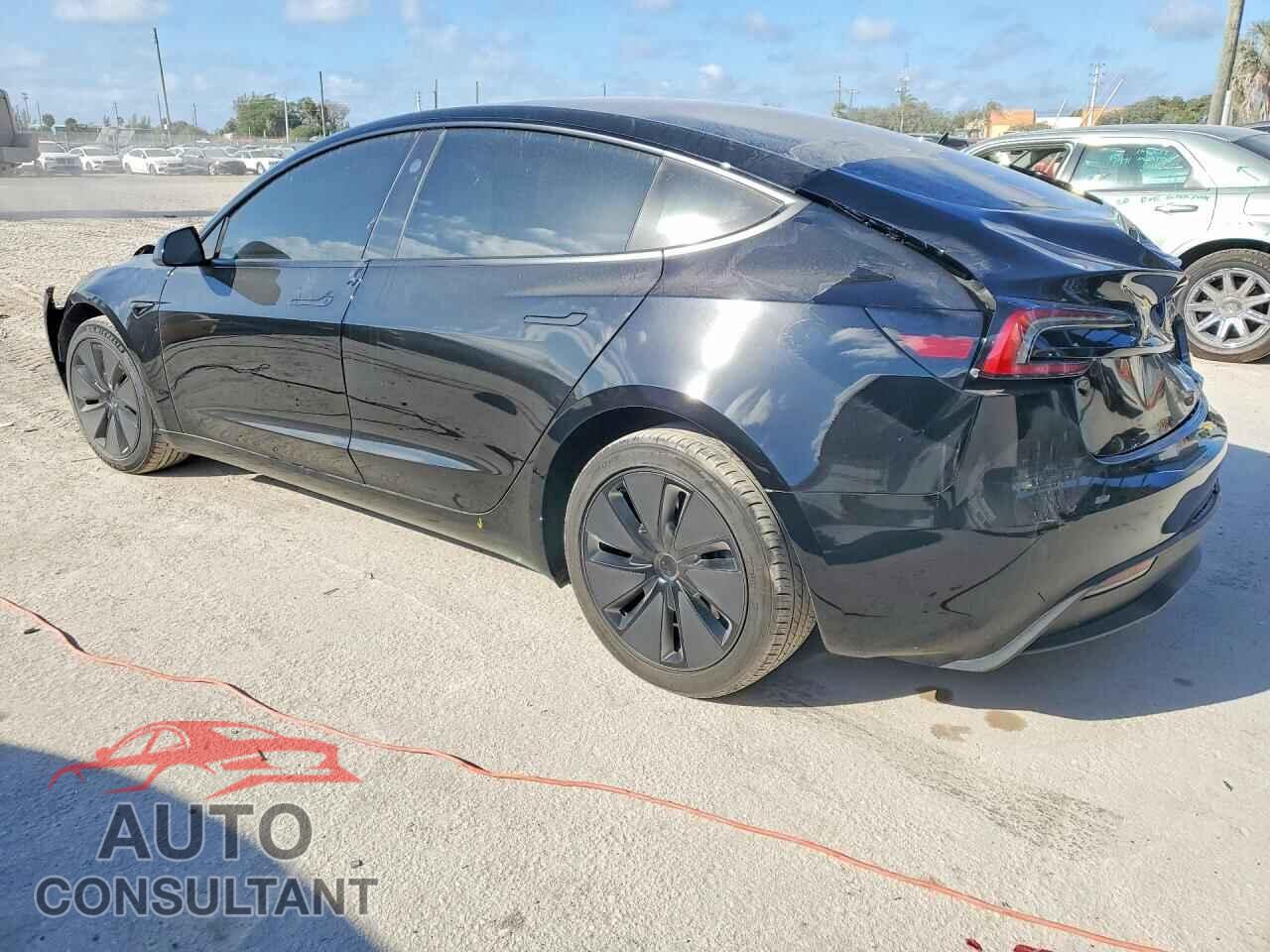 TESLA MODEL 3 2024 - 5YJ3E1EA2RF872457
