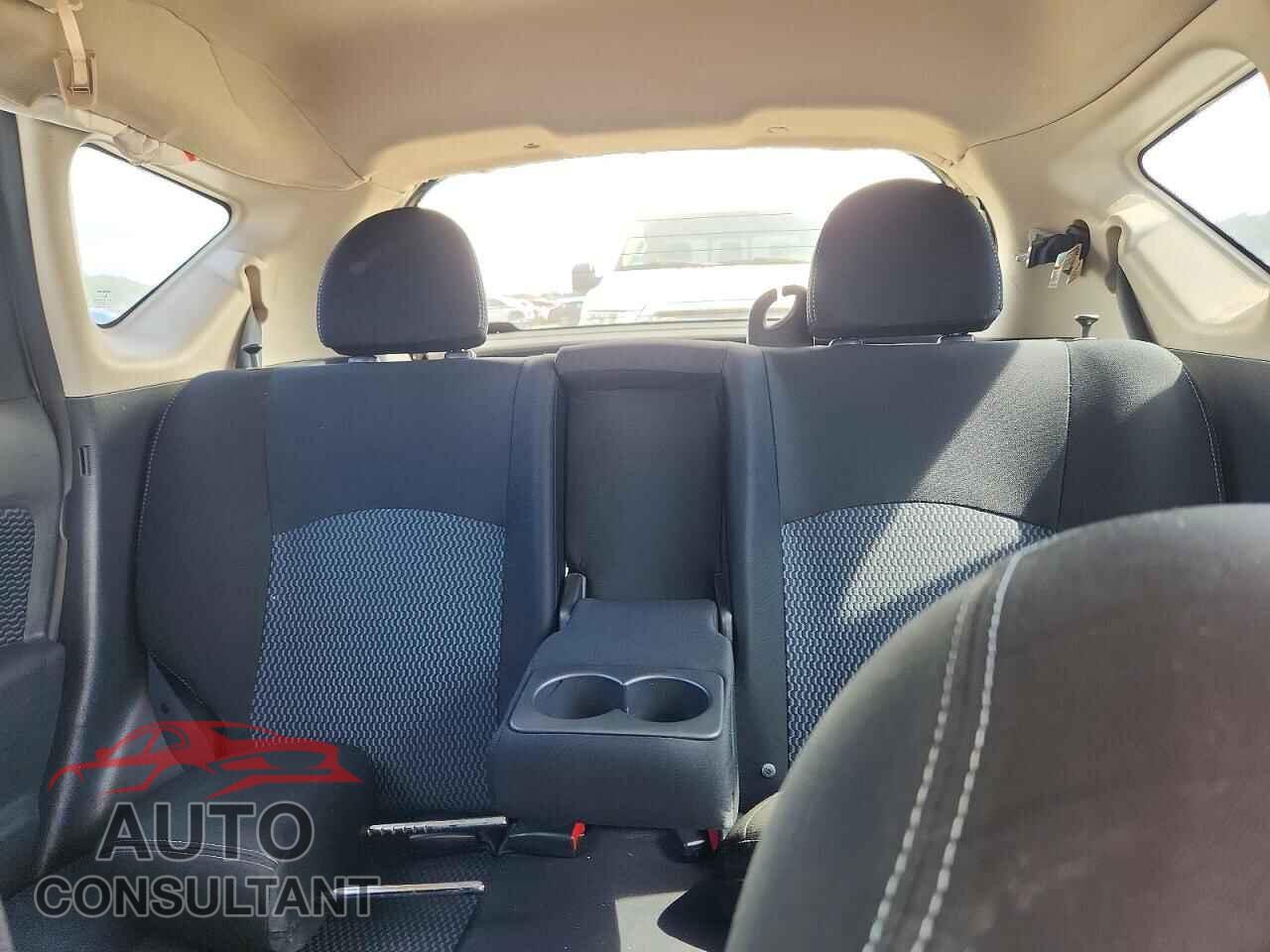 NISSAN VERSA 2015 - 3N1CE2CP0FL364081