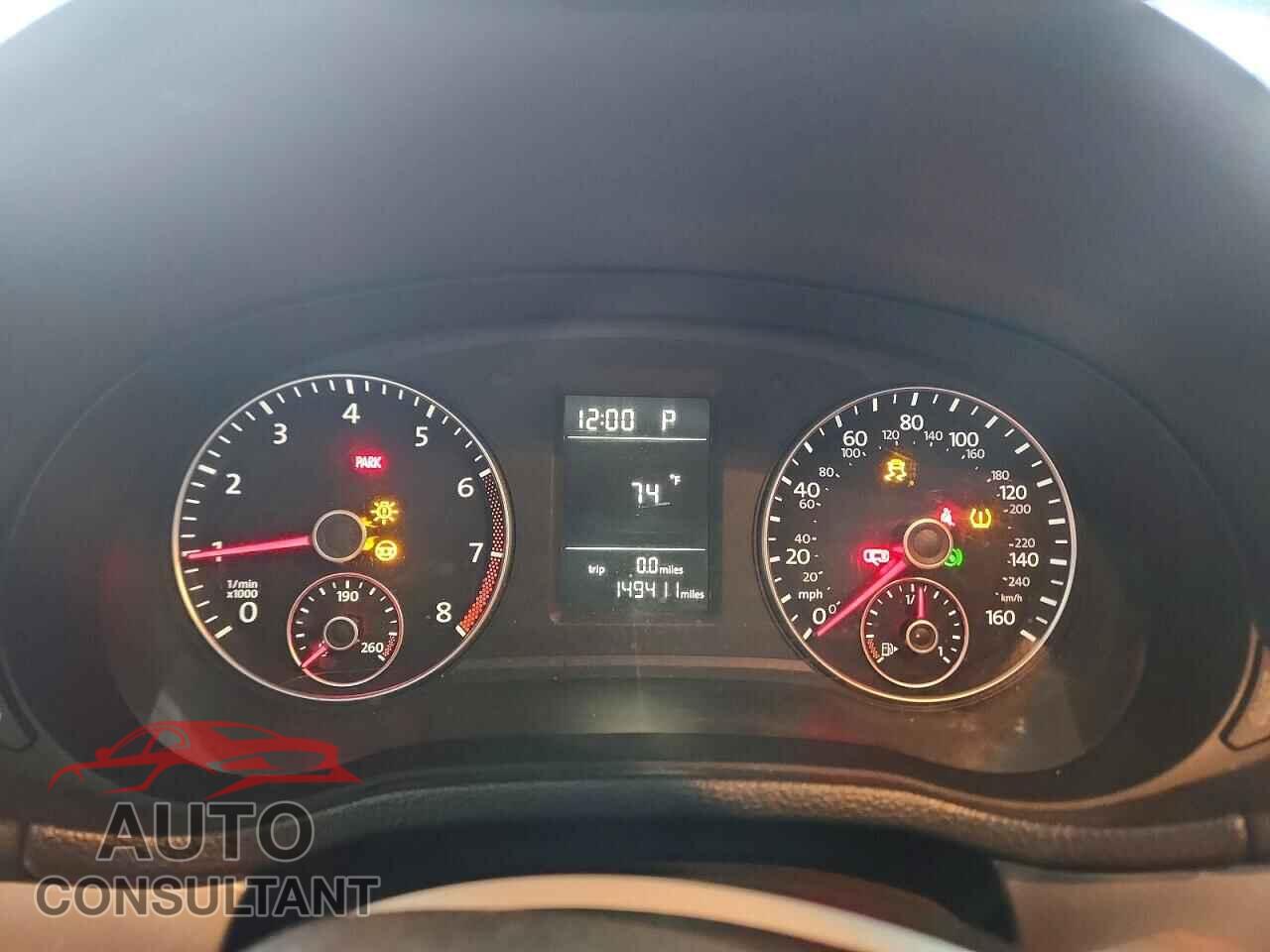 VOLKSWAGEN PASSAT 2014 - 1VWAT7A35EC022852
