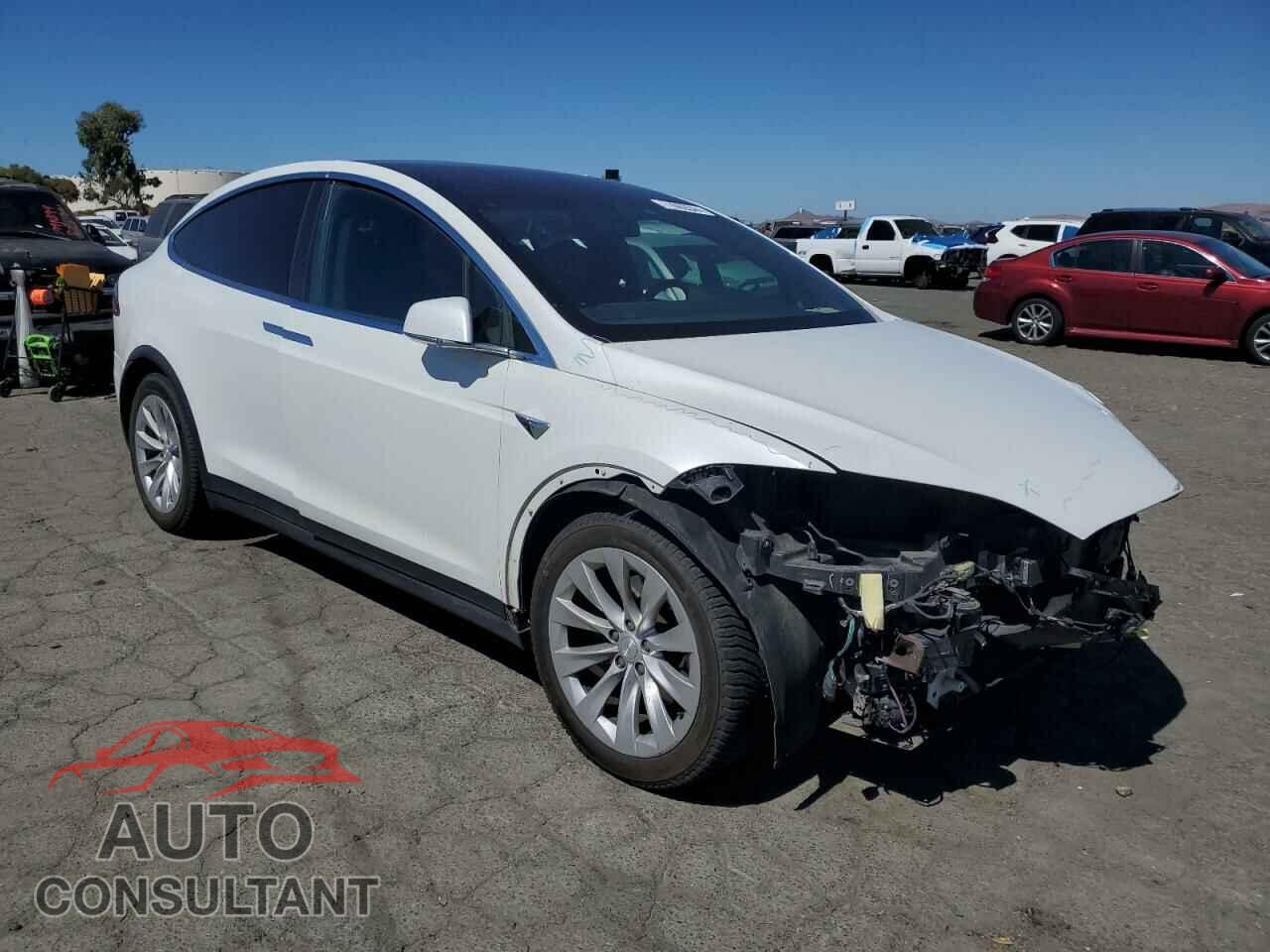 TESLA MODEL X 2017 - 5YJXCBE23HF056183