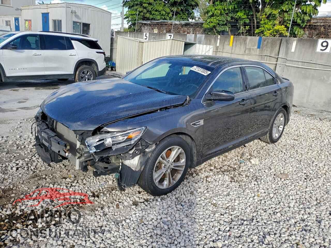 FORD TAURUS 2015 - 1FAHP2E89FG205962