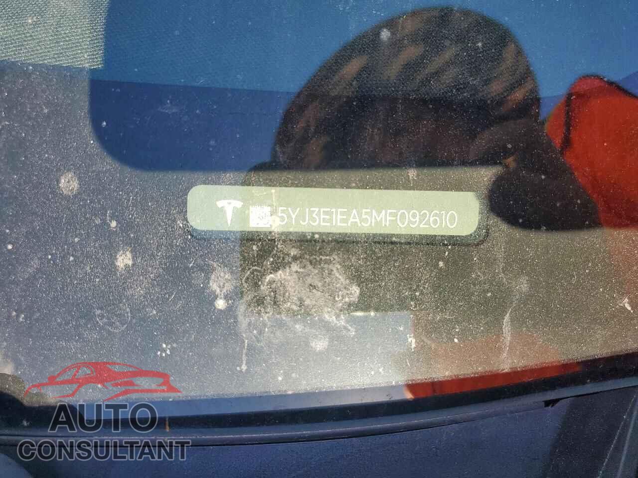 TESLA MODEL 3 2021 - 5YJ3E1EA5MF092610