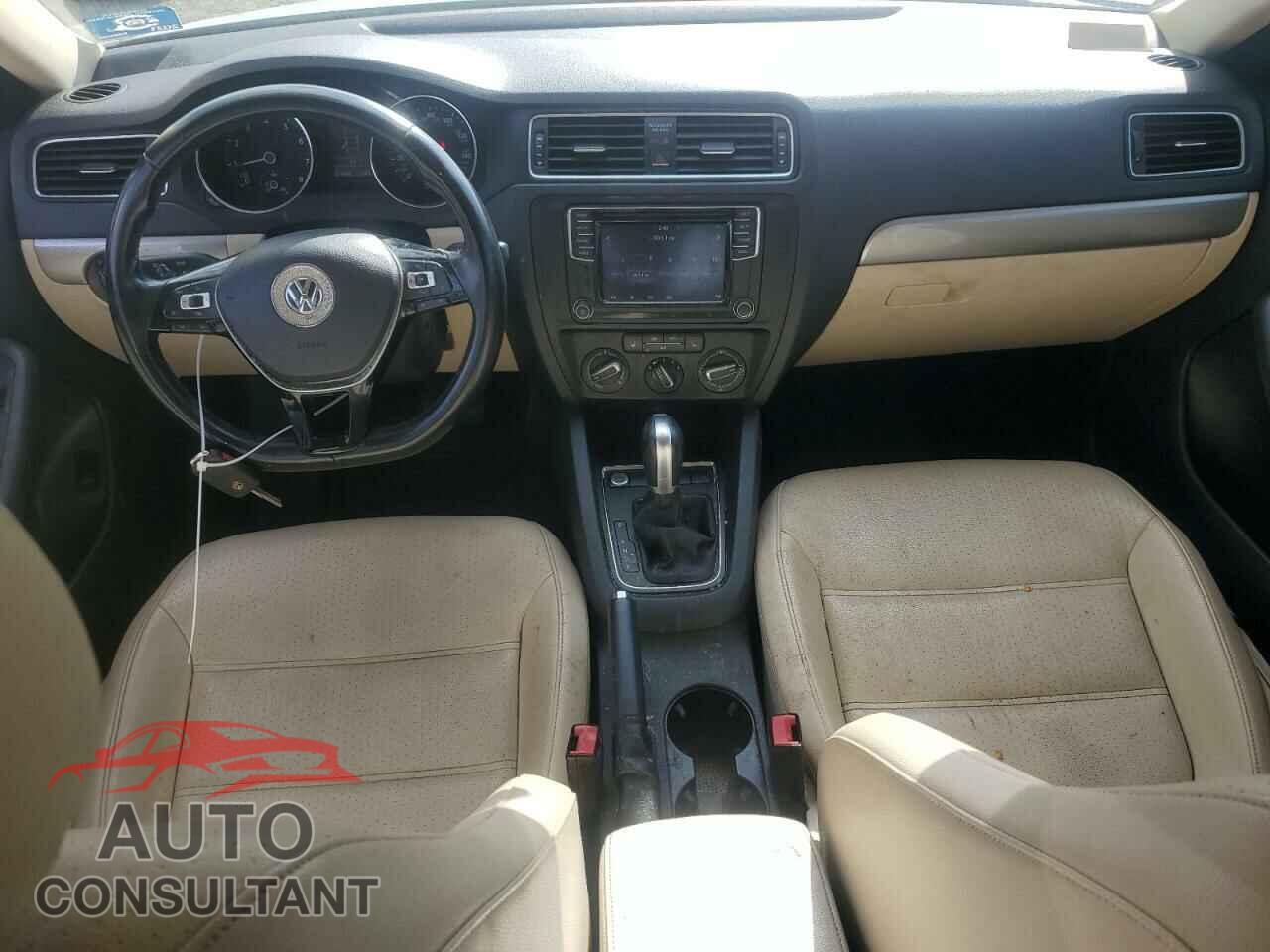 VOLKSWAGEN JETTA 2017 - 3VWDB7AJ3HM277467