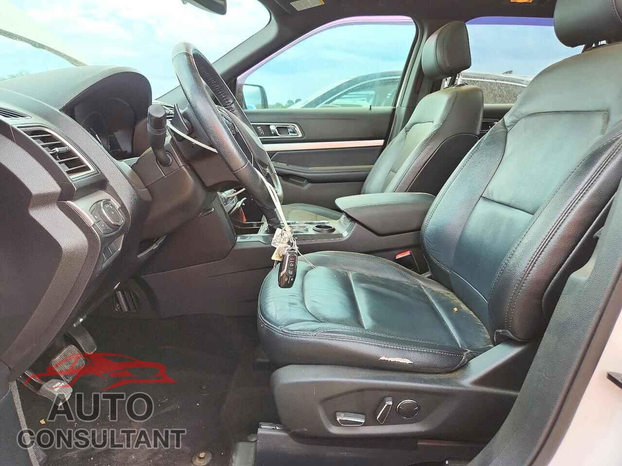 FORD EXPLORER 2017 - 1FM5K7D87HGE22581