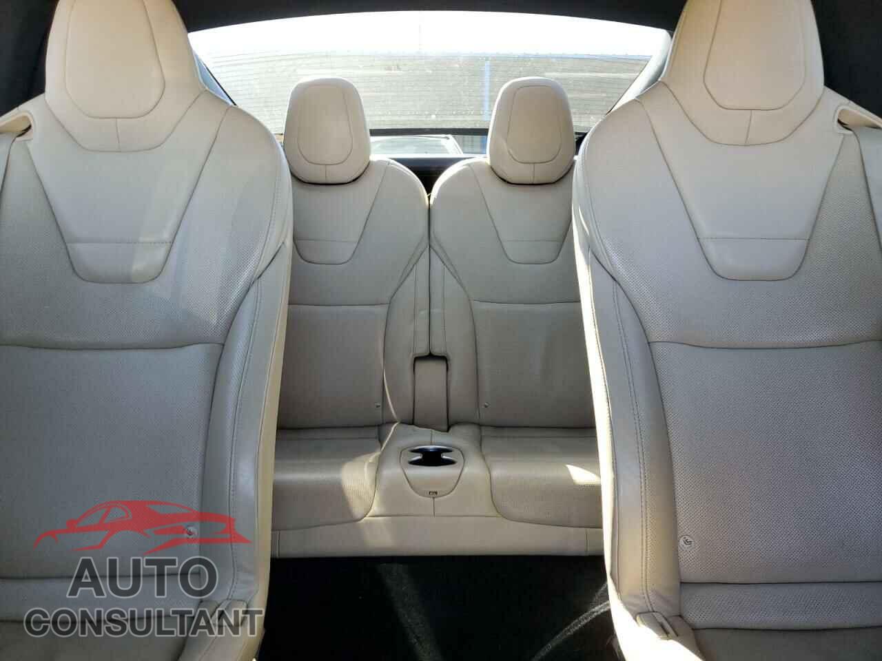 TESLA MODEL X 2016 - 5YJXCBE21GF012892