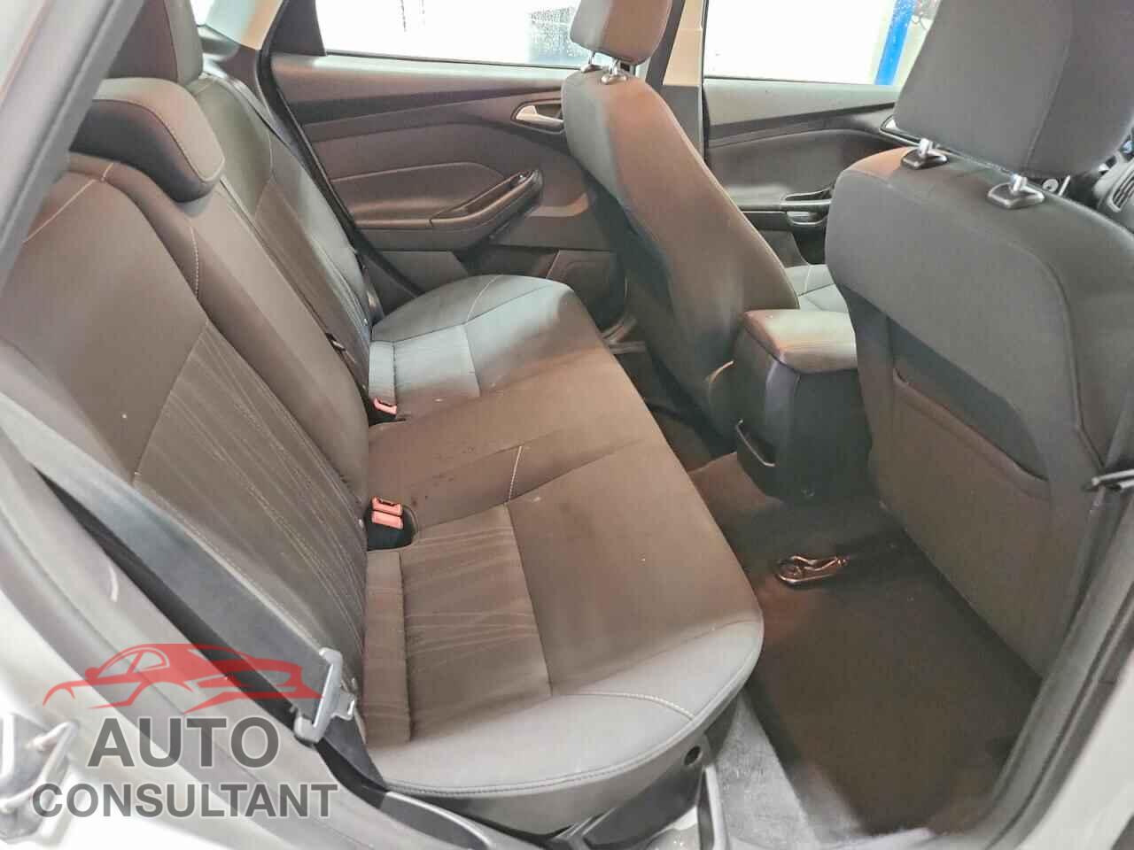 FORD FOCUS 2015 - 1FADP3F20FL354119