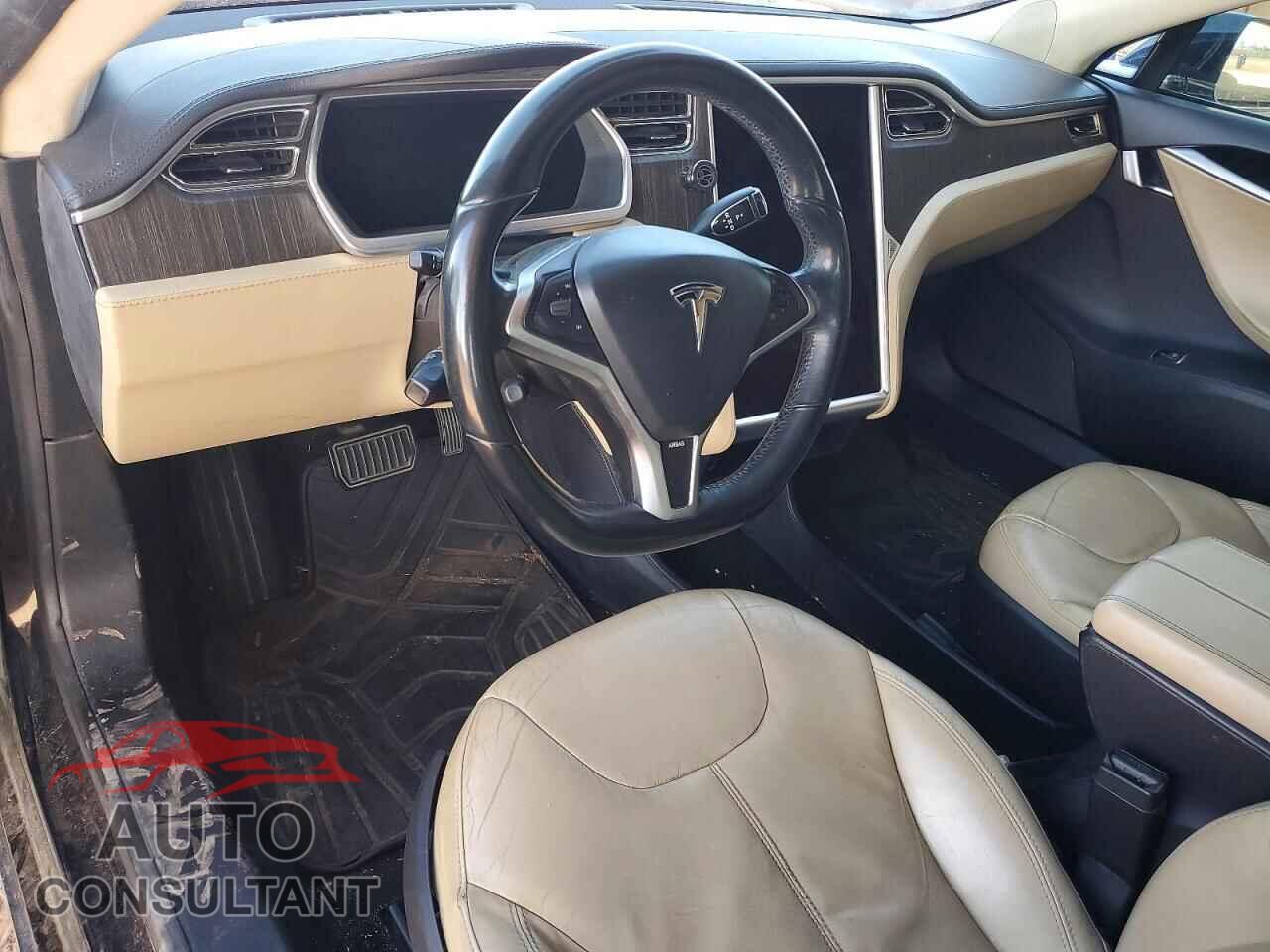 TESLA MODEL S 2013 - 5YJSA1DN0DFP06006