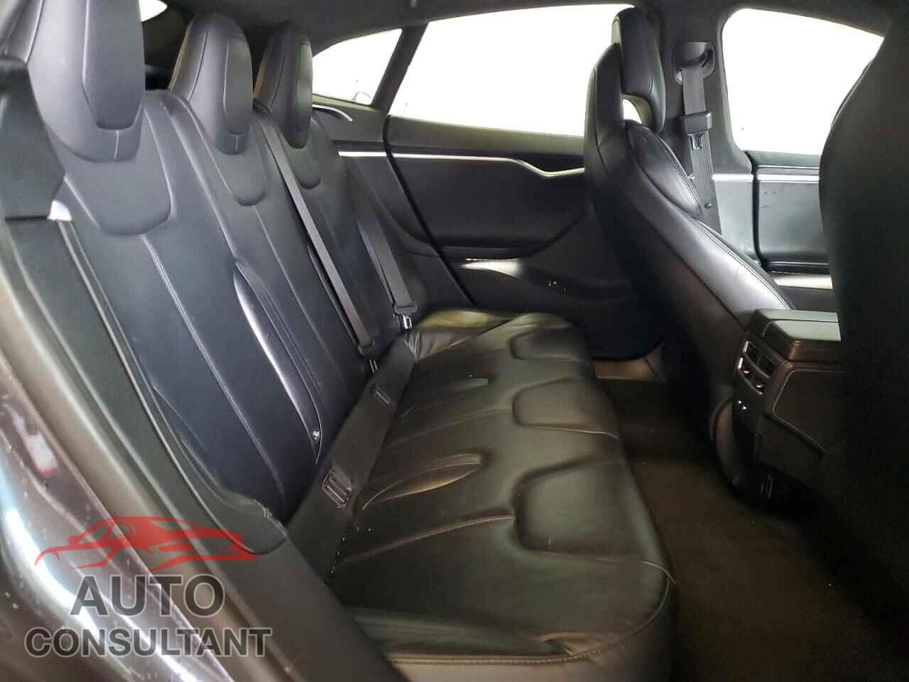 TESLA MODEL S 2017 - 5YJSA1E2XHF199965