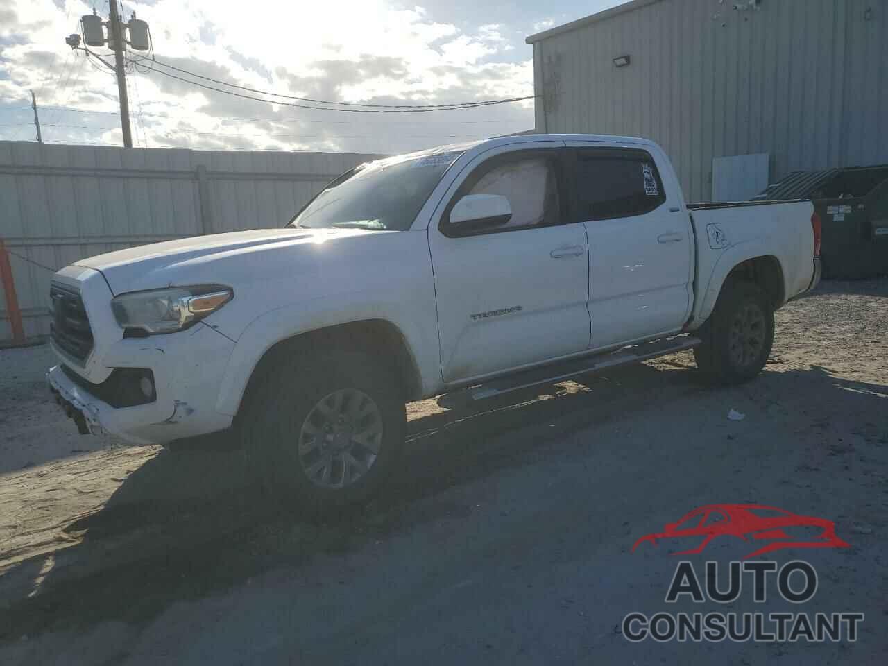 TOYOTA TACOMA 2018 - 5TFAZ5CN8JX067548