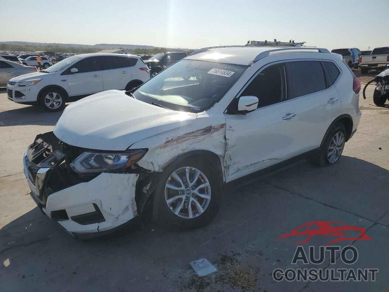 NISSAN ROGUE 2018 - KNMAT2MVXJP525900