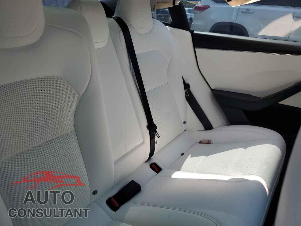 TESLA MODEL 3 2024 - 5YJ3E1EA9RF796252