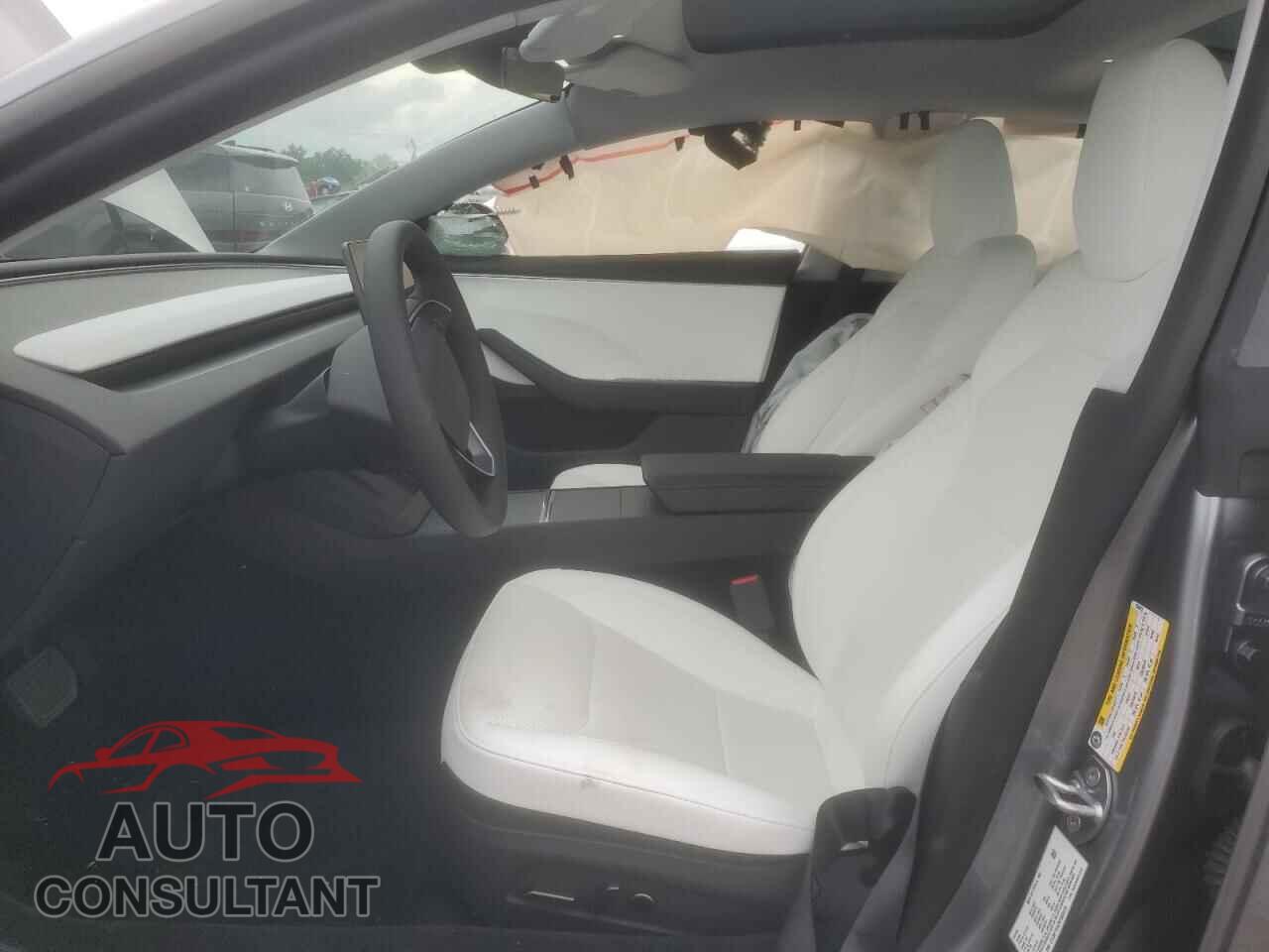 TESLA MODEL 3 2025 - 5YJ3E1EA2SF058475