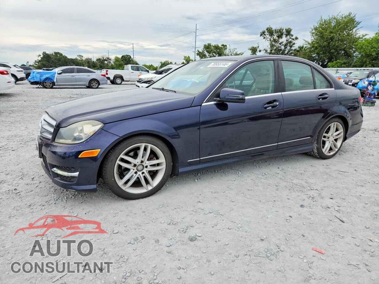 MERCEDES-BENZ C-CLASS 2012 - WDDGF8BB3CA700741
