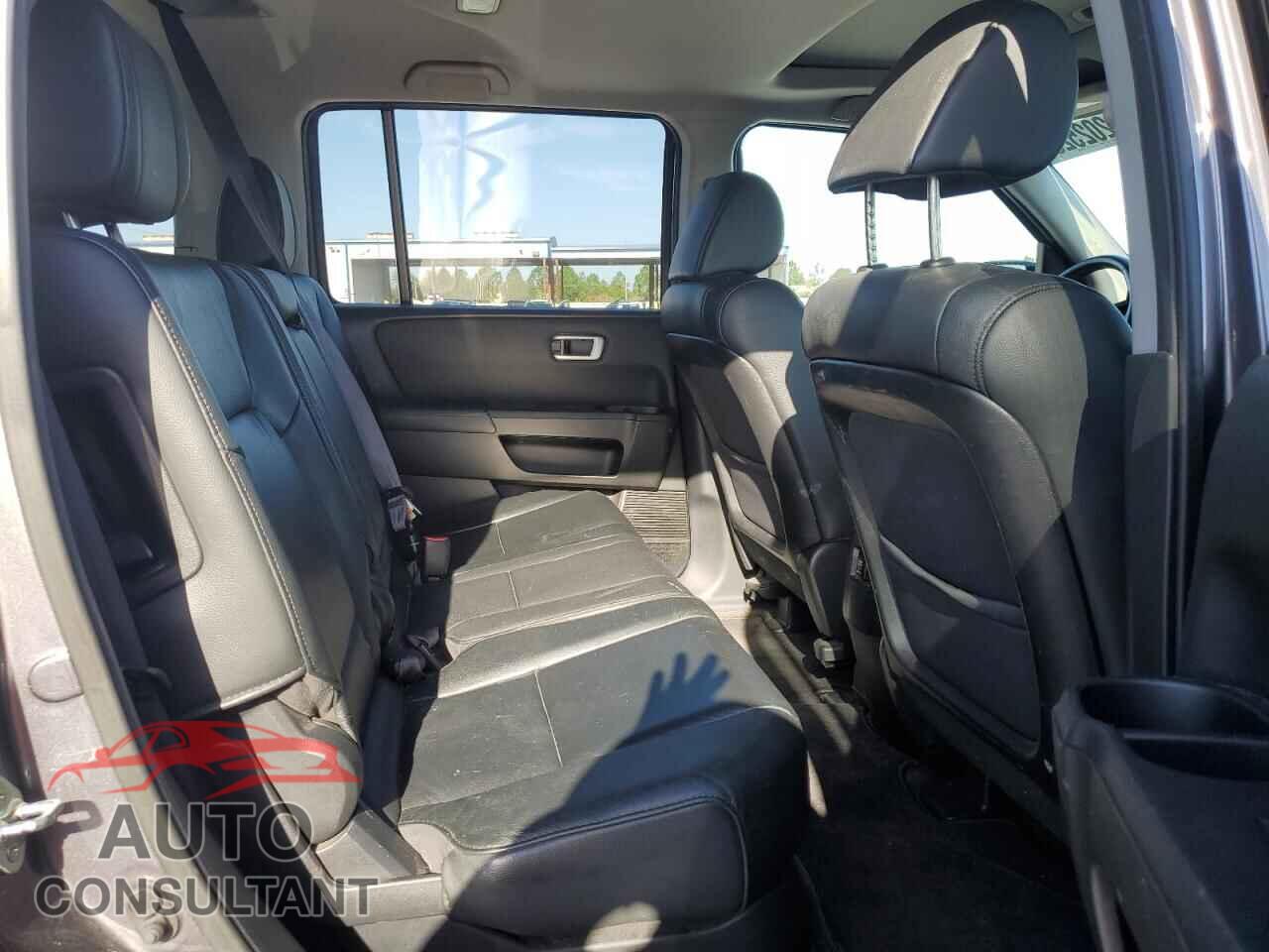 HONDA PILOT 2014 - 5FNYF4H52EB012541