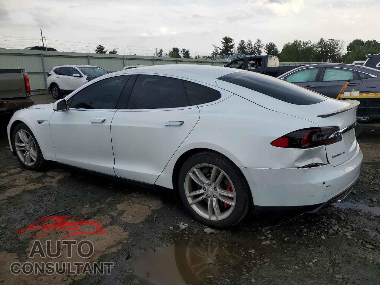 TESLA MODEL S 2015 - 5YJSA1E42FF118651