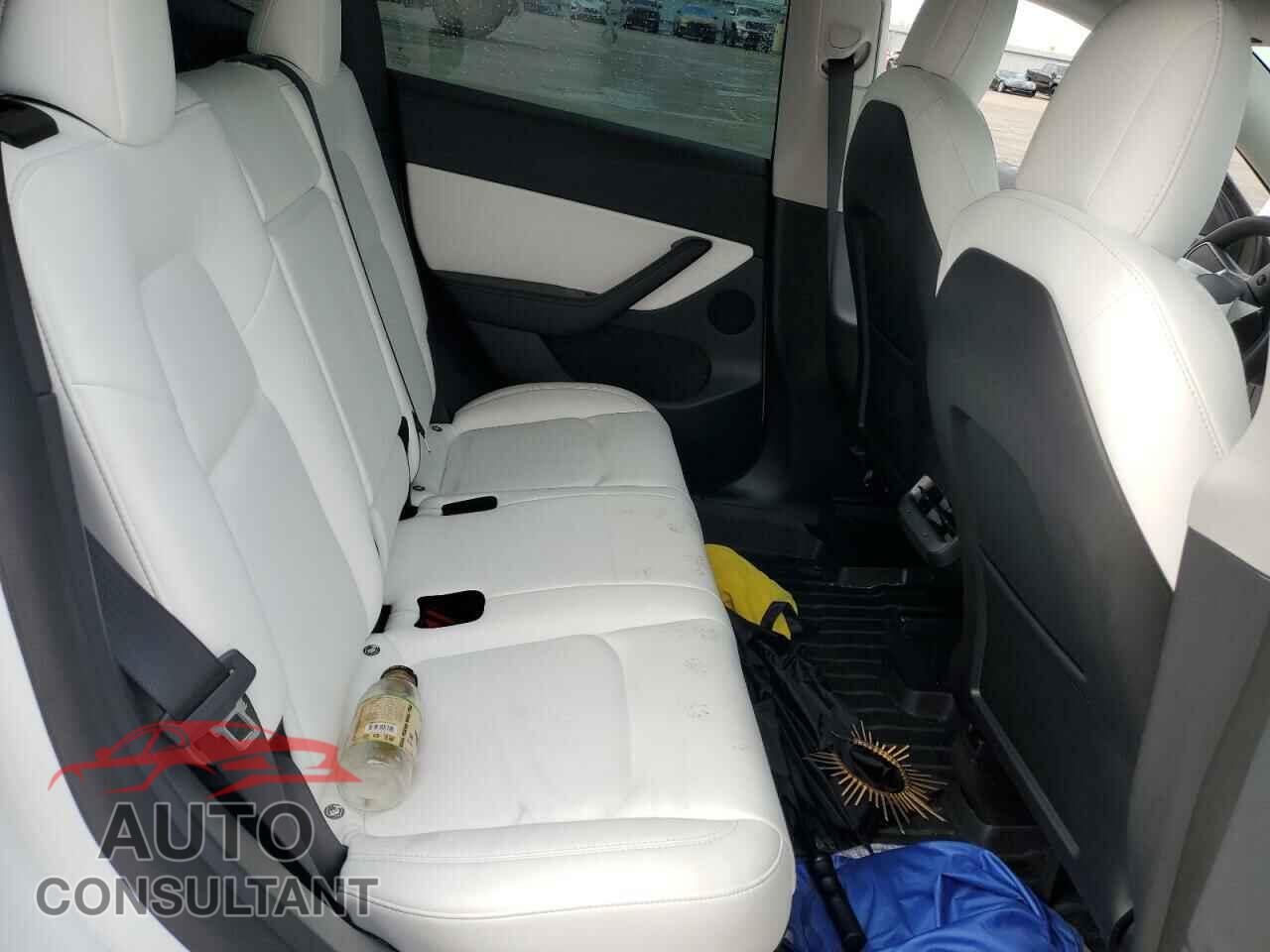 TESLA MODEL Y 2022 - 7SAYGDEE9NF376153