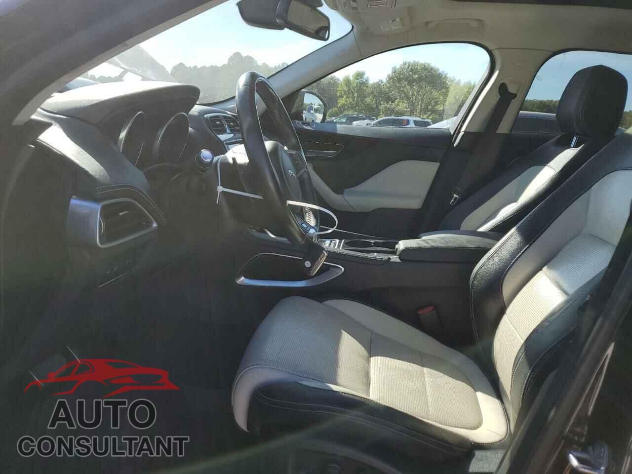 JAGUAR F-PACE 2017 - SADCL2BV8HA881730