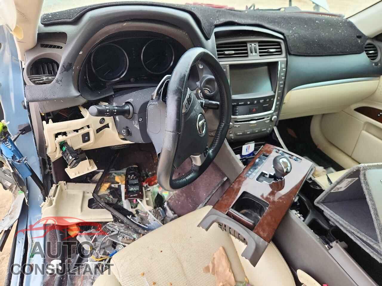 LEXUS IS 2012 - JTHCF5C2XC5053204