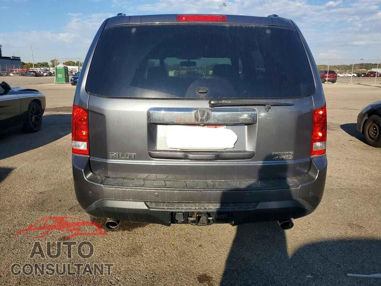 HONDA PILOT 2013 - 5FNYF4H90DB033034