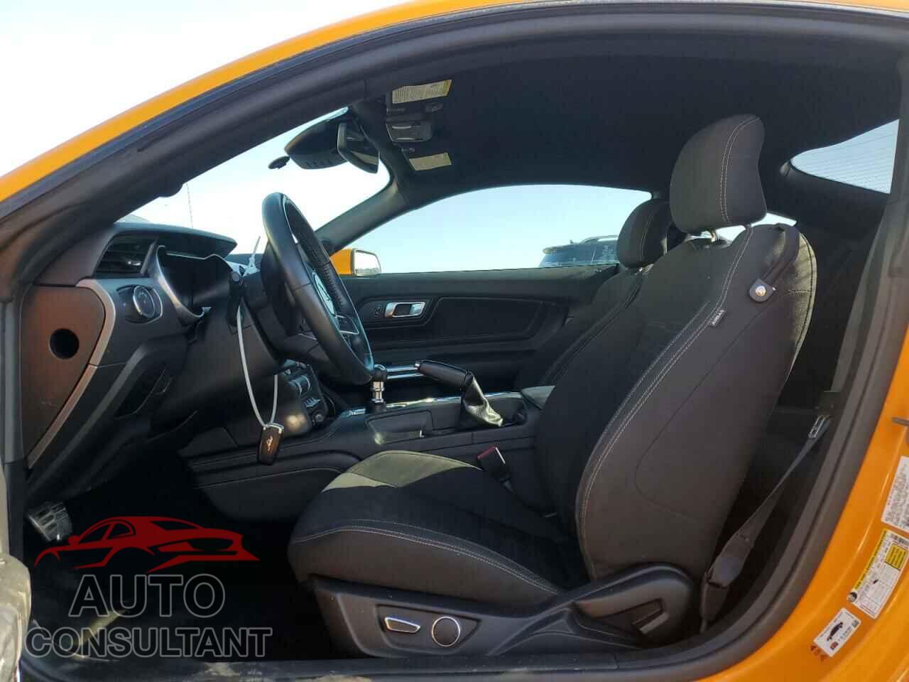 FORD MUSTANG 2018 - 1FA6P8CF7J5111983