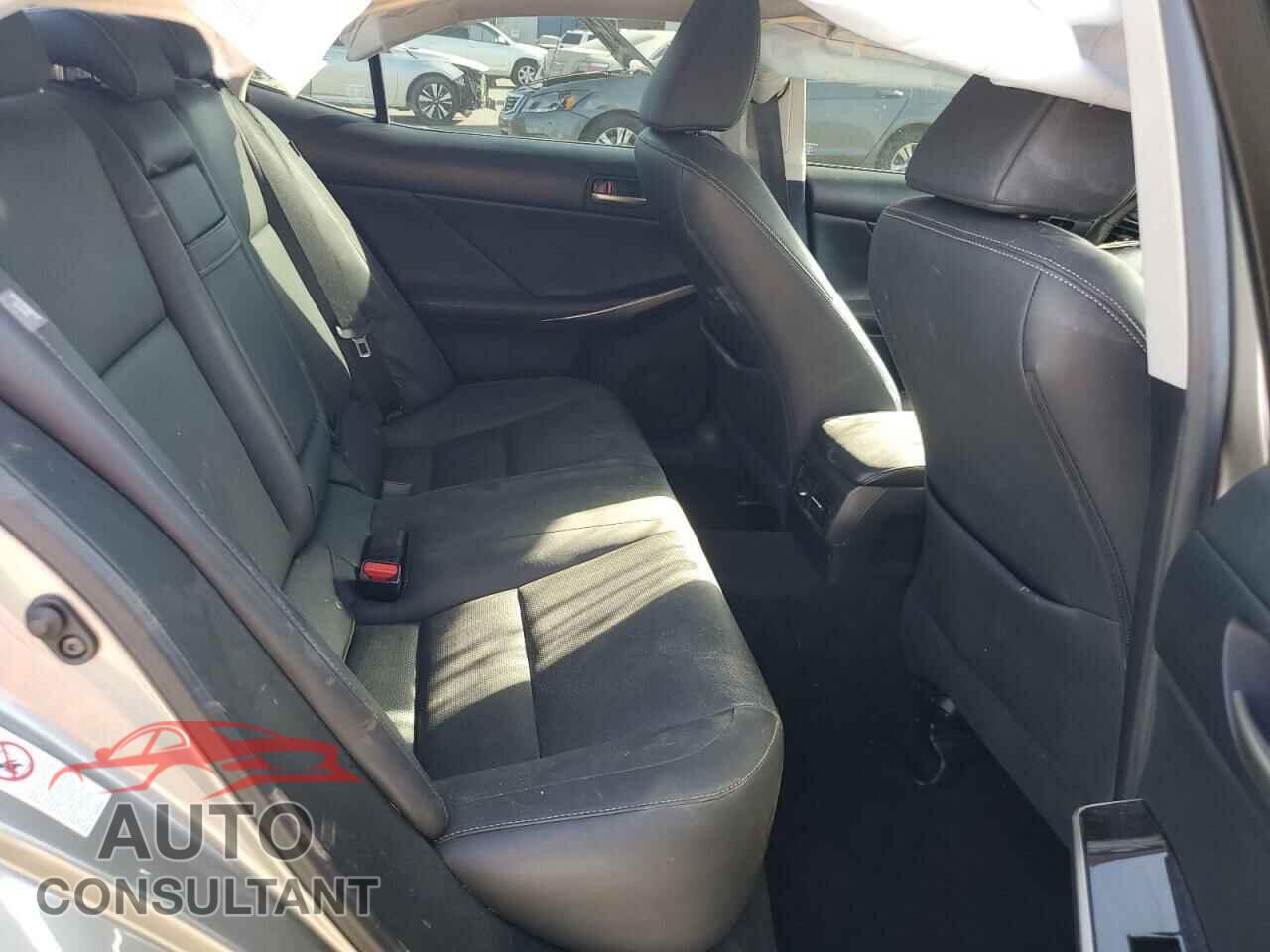 LEXUS IS 2018 - JTHBA1D20J5068941