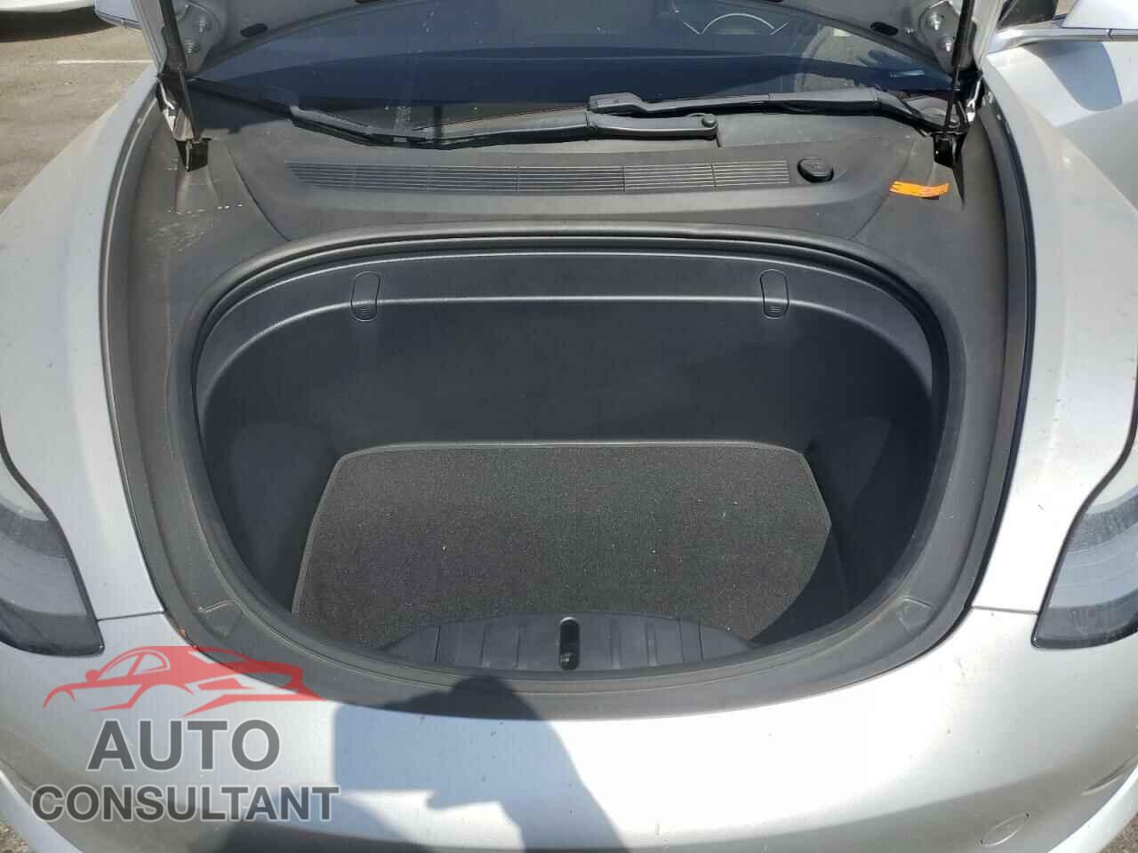 TESLA MODEL 3 2018 - 5YJ3E1EB2JF083447