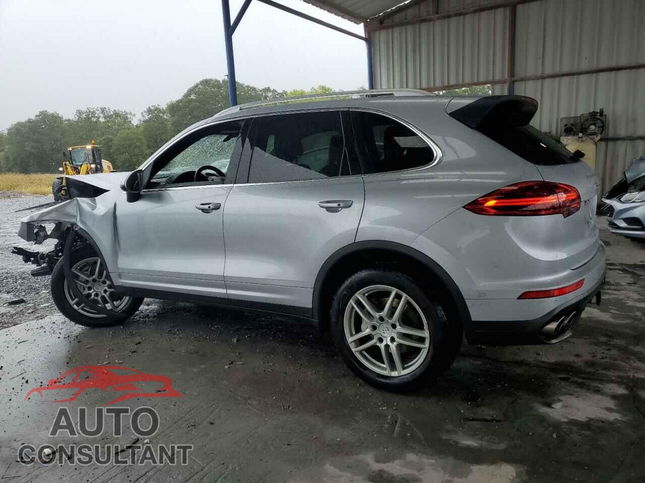 PORSCHE CAYENNE 2016 - WP1AB2A2XGLA93014
