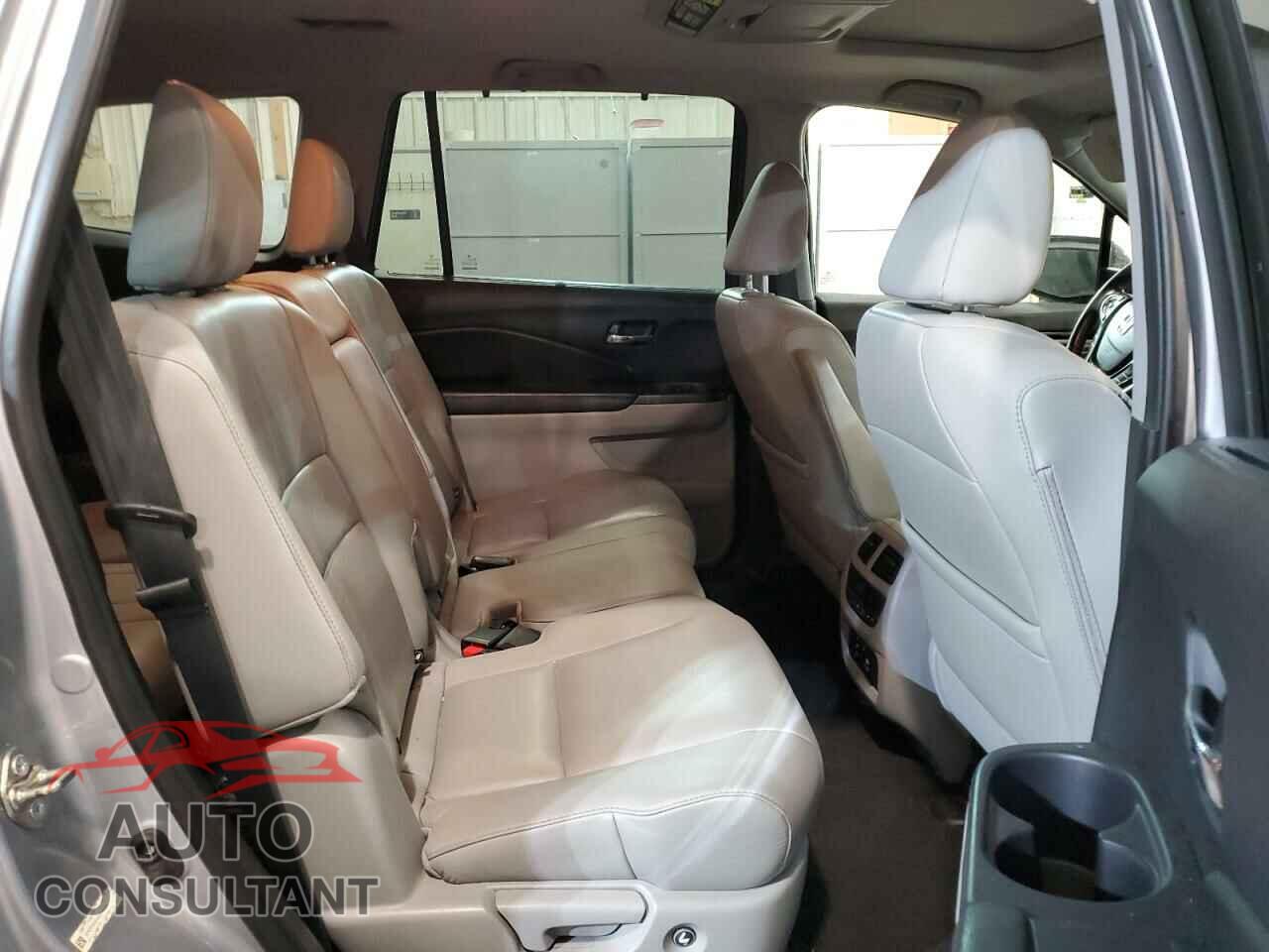 HONDA PILOT 2016 - 5FNYF6H9XGB068986