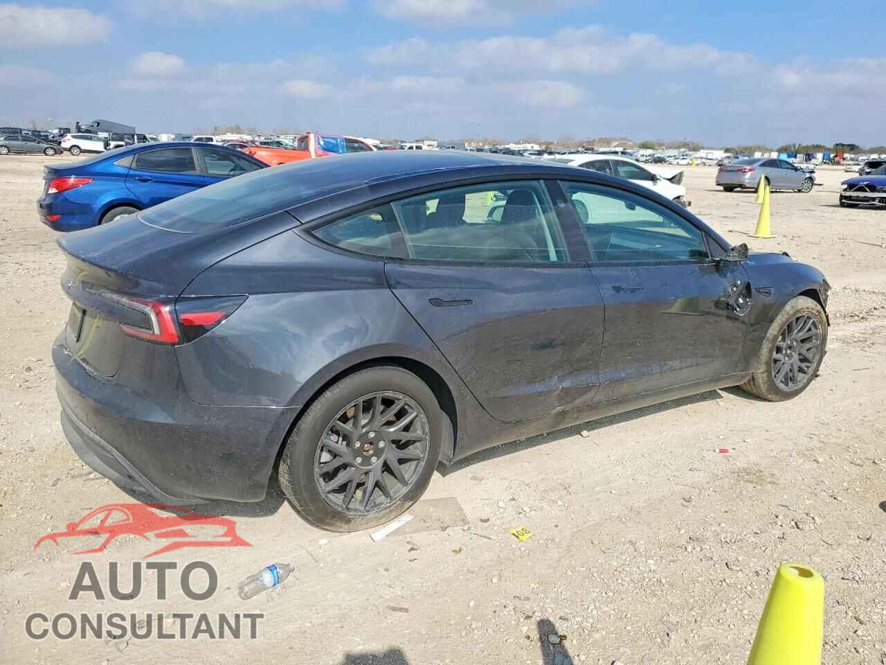 TESLA MODEL 3 2024 - 5YJ3E1EA9RF859575