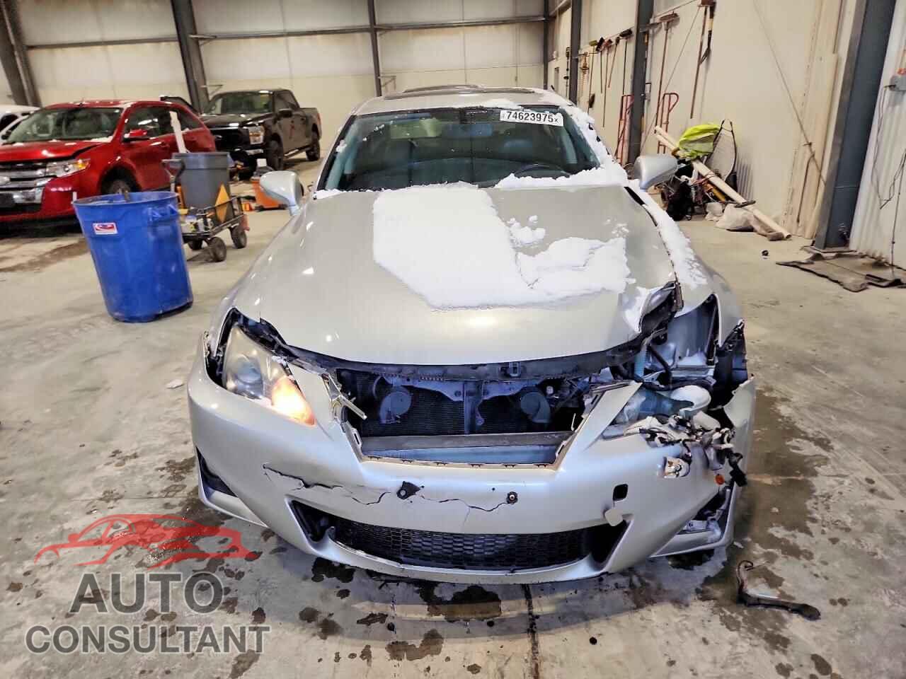 LEXUS IS 2011 - JTHBF5C20B5155315