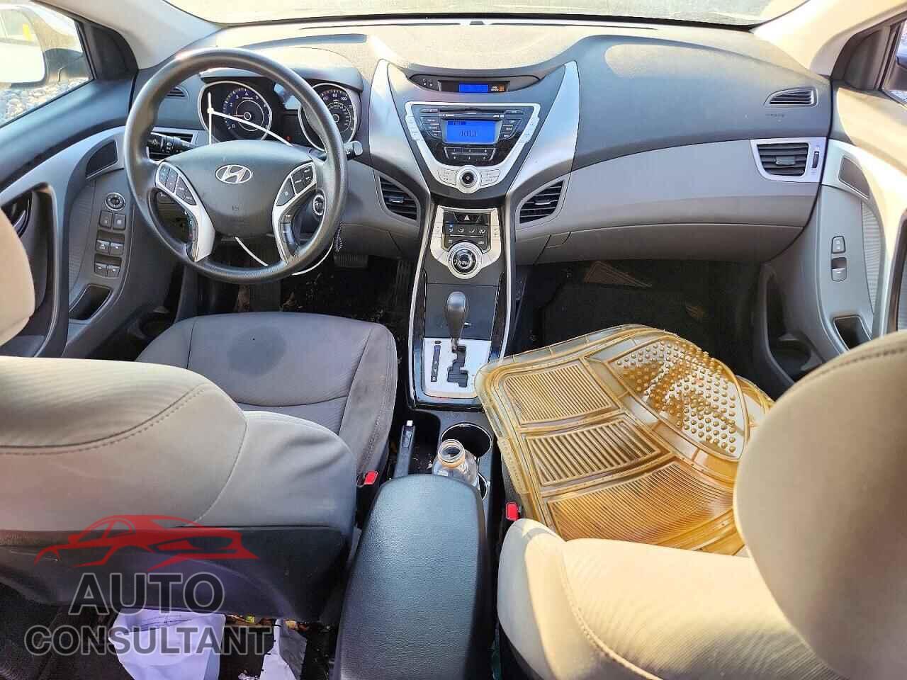 HYUNDAI ELANTRA 2012 - KMHDH4AE2CU209468