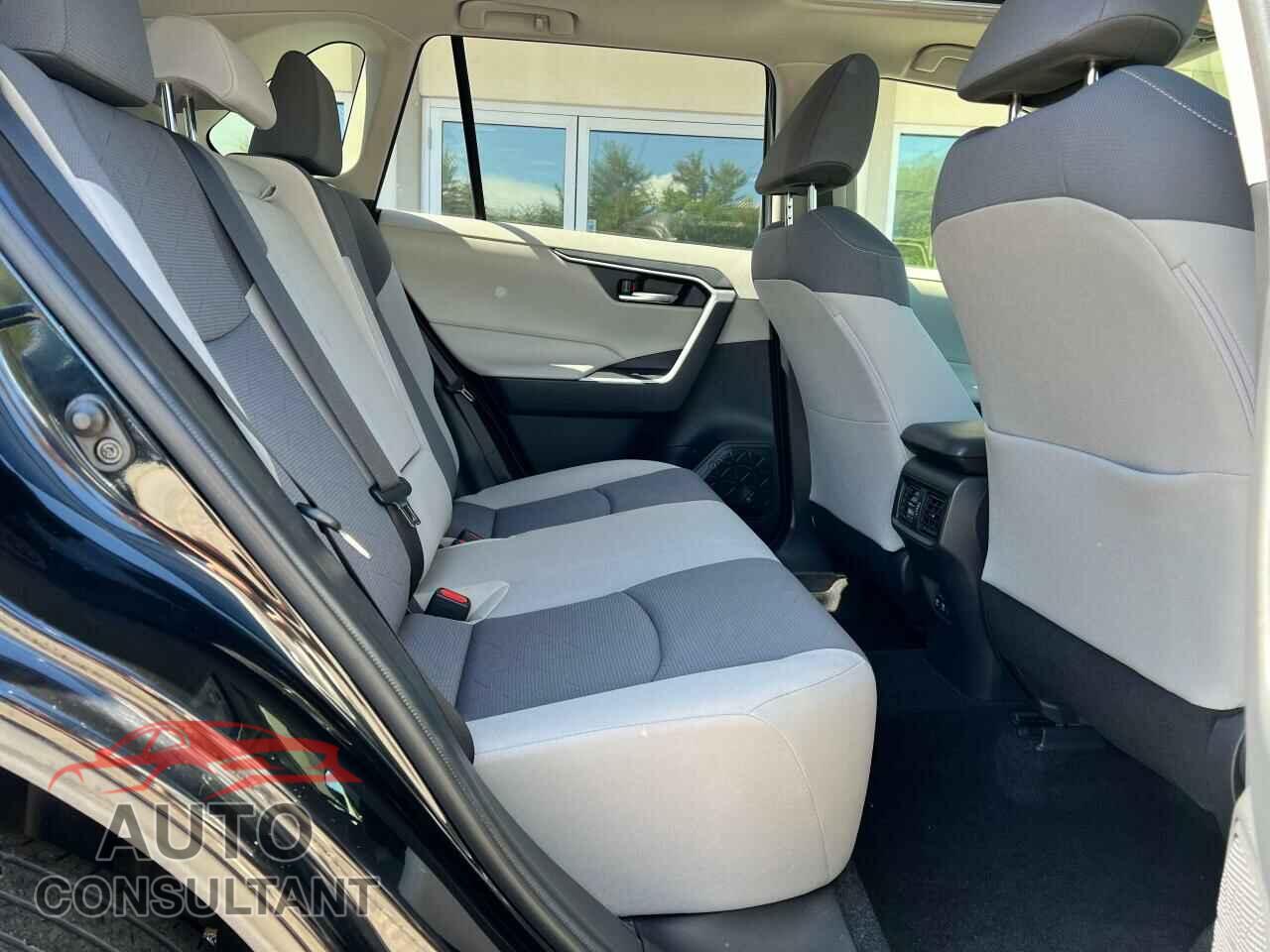 TOYOTA RAV4 2019 - JTMP1RFV1KD511795